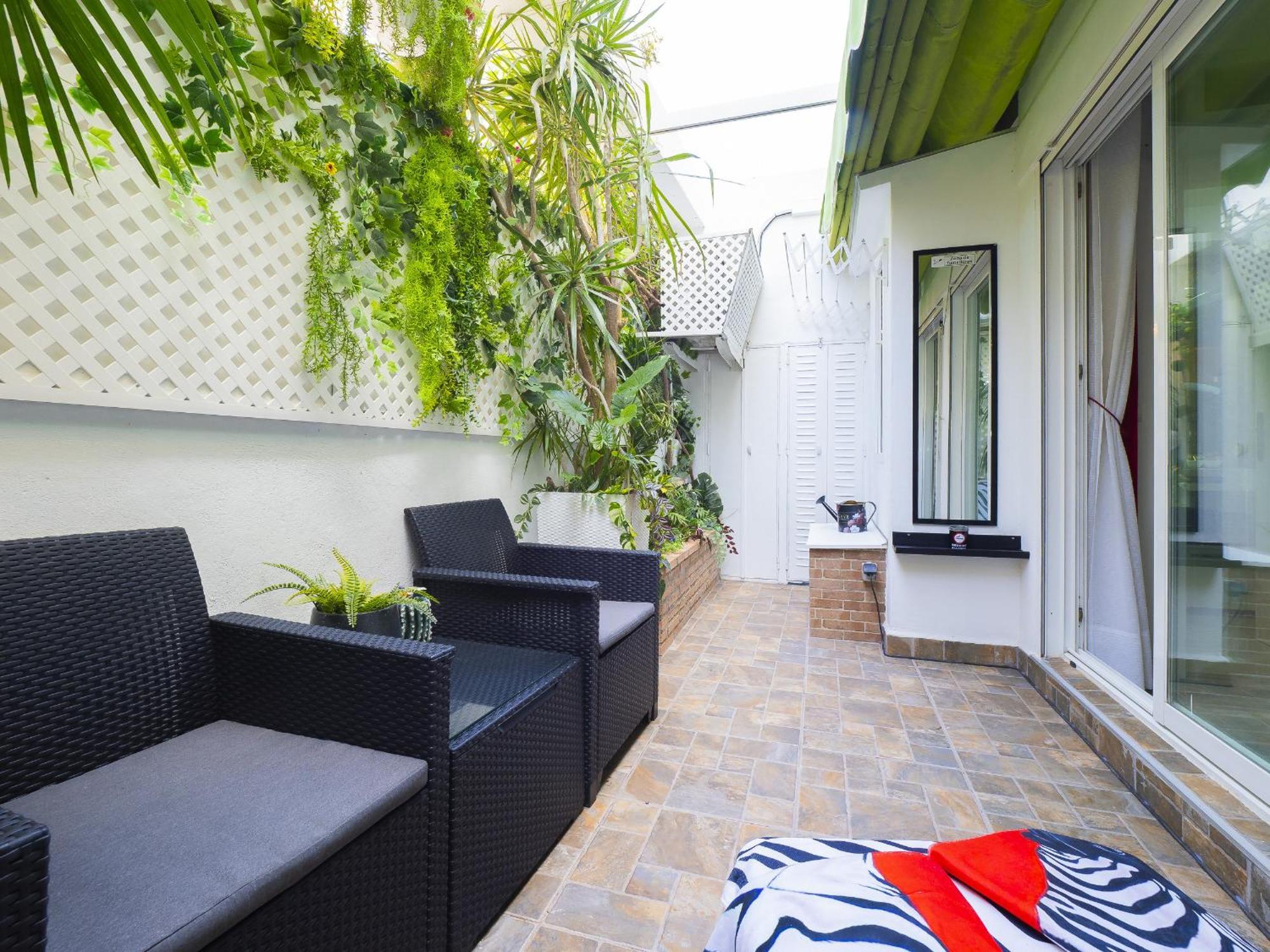 Cubo's Poseidon 2 & Pool Guest house