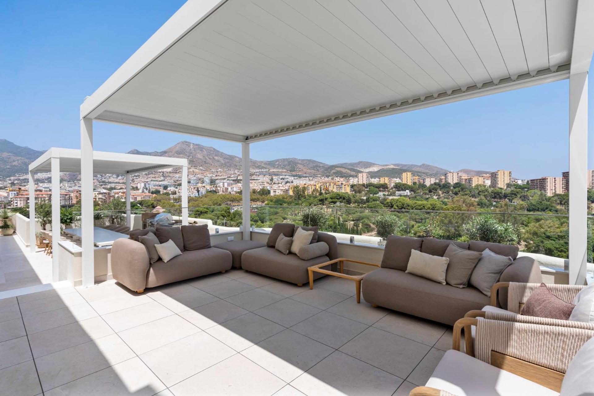 Sunny Penthouse With Amazing Pool By Costarentals - Ref 214 * Benalmádena
