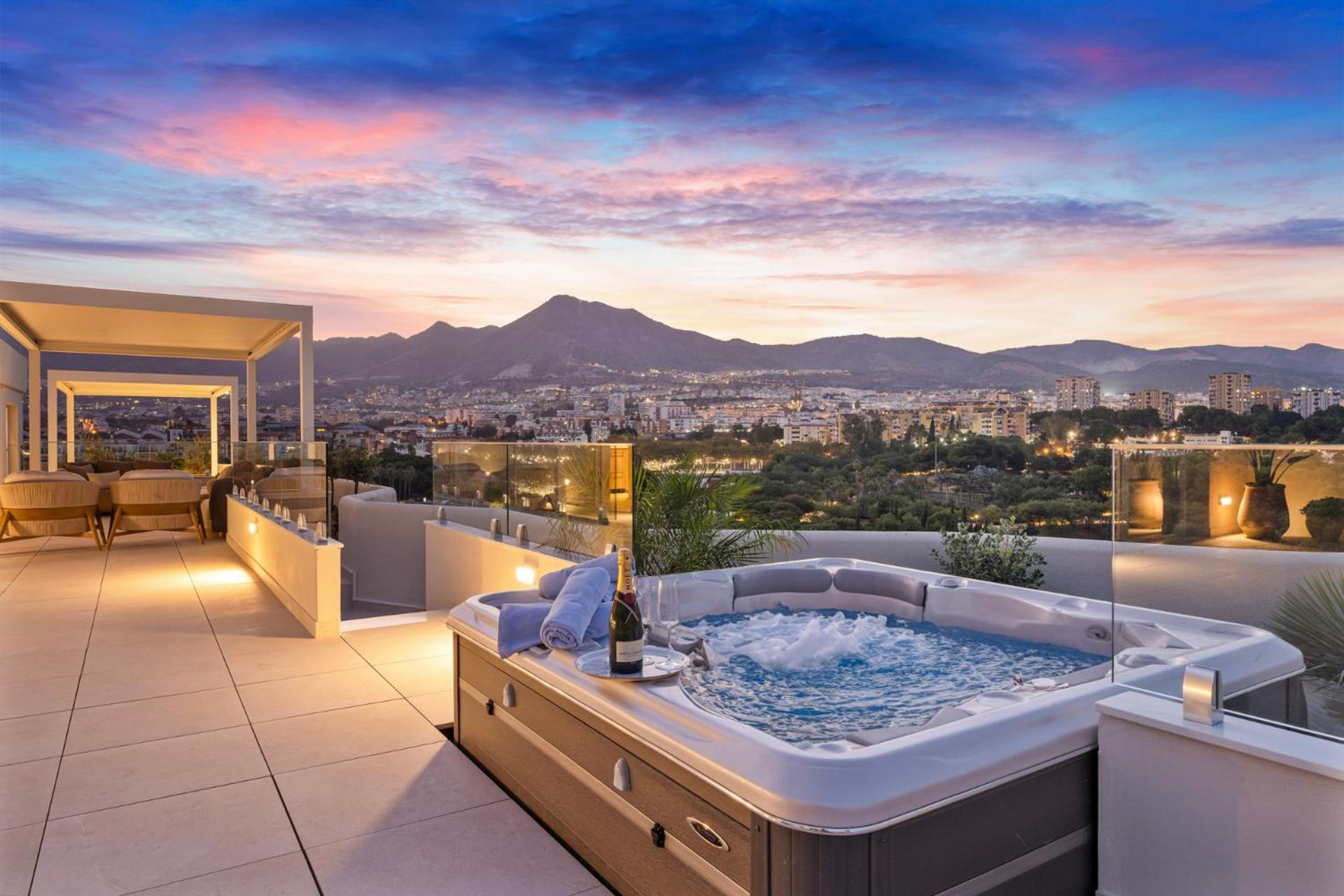 Sunny Penthouse With Amazing Pool By Costarentals - Ref 214 Appartement