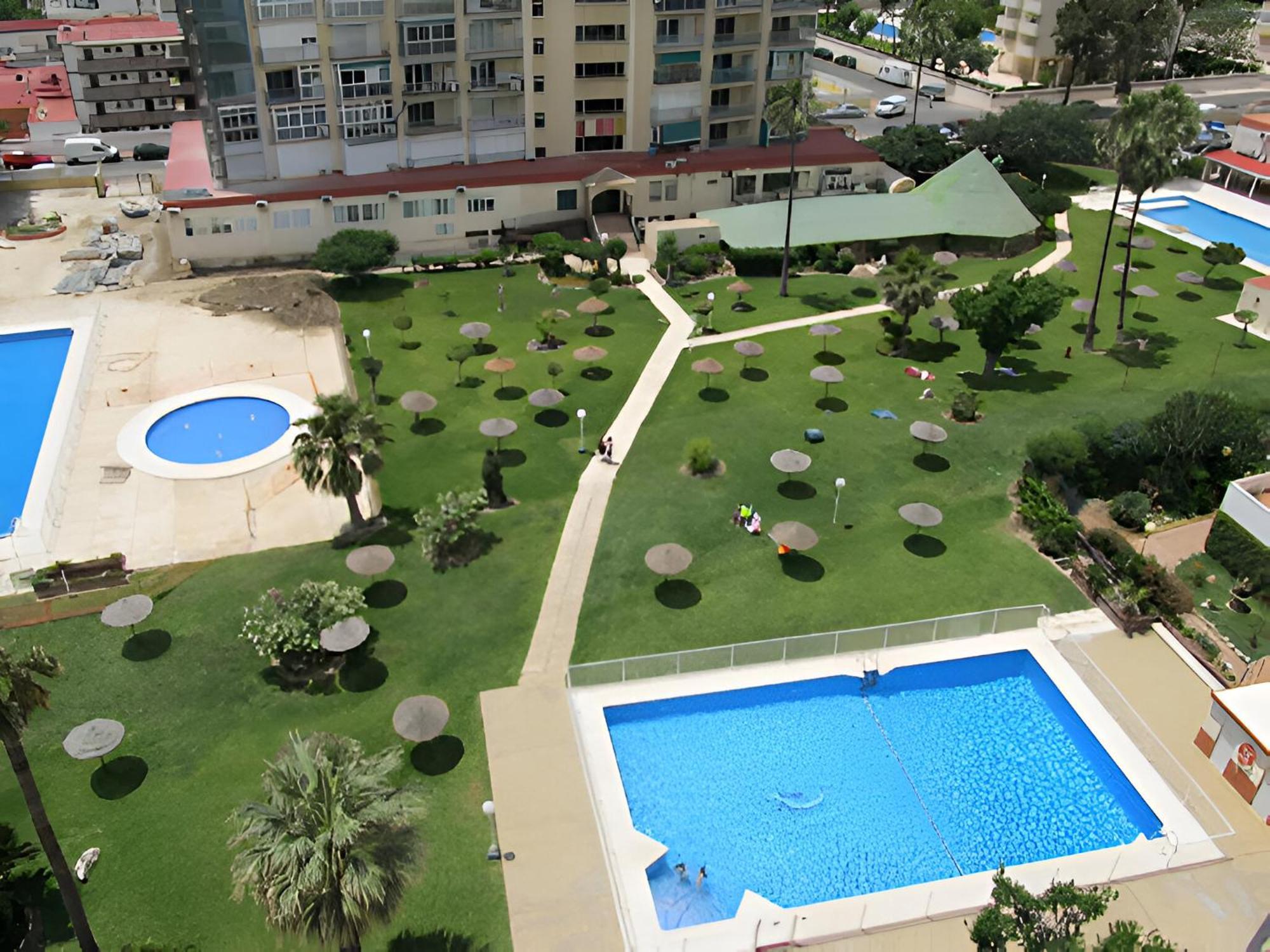 Estudio En Residencial Maites, Primera Linea Playa. *