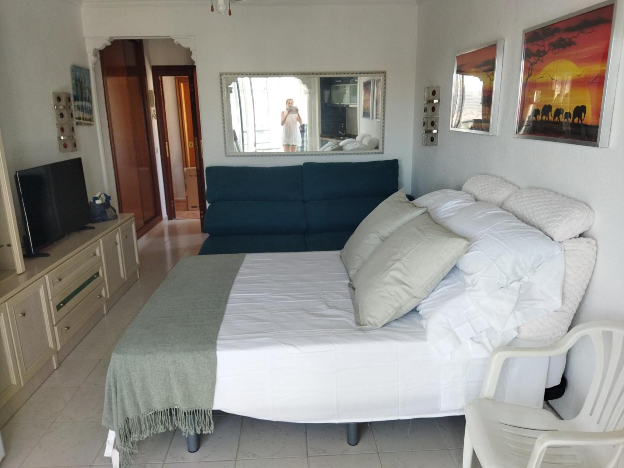 Estudio En Residencial Maites, Primera Linea Playa. * Benalmadena