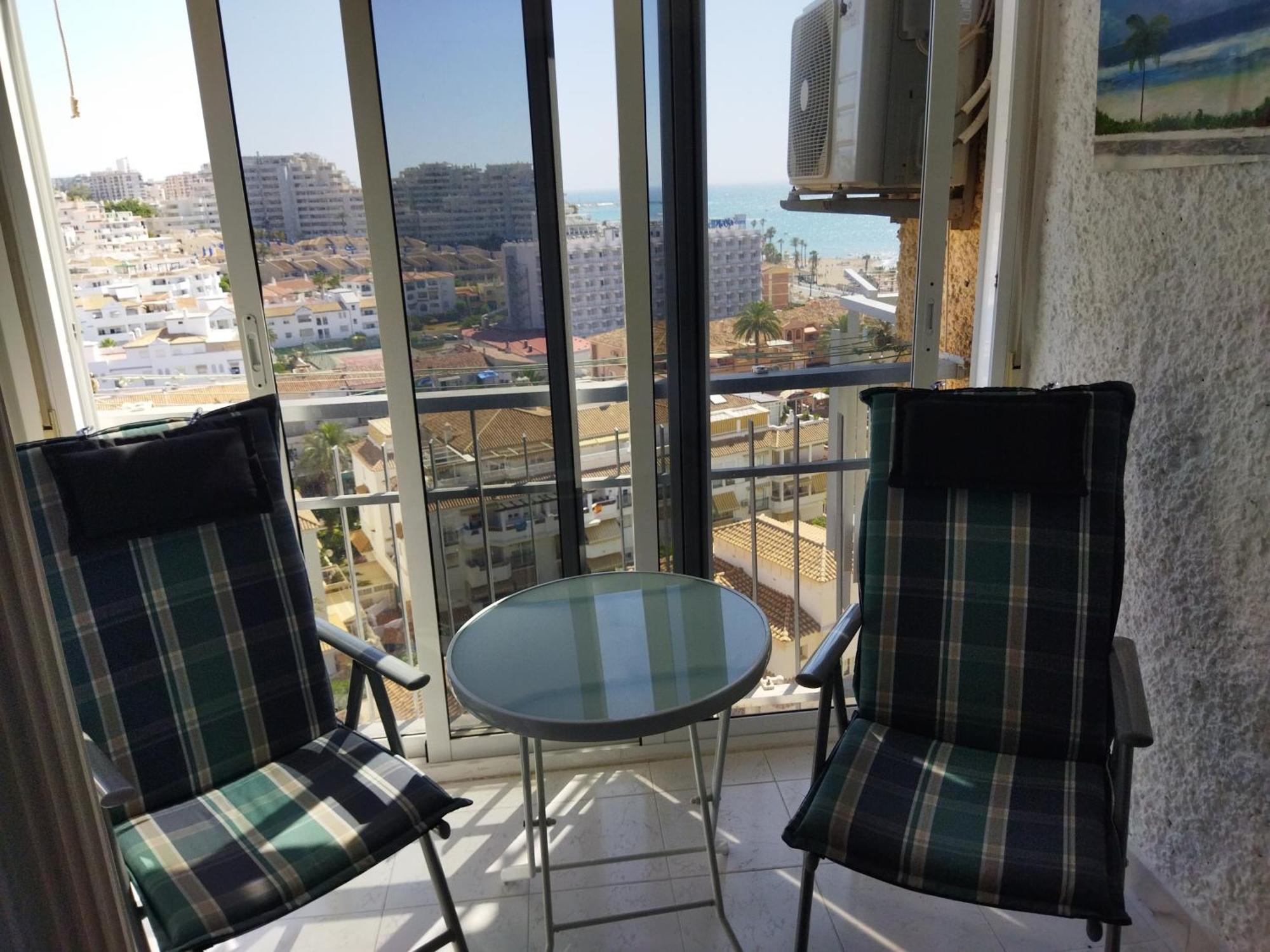 Estudio En Residencial Maites, Primera Linea Playa. * Benalmadena
