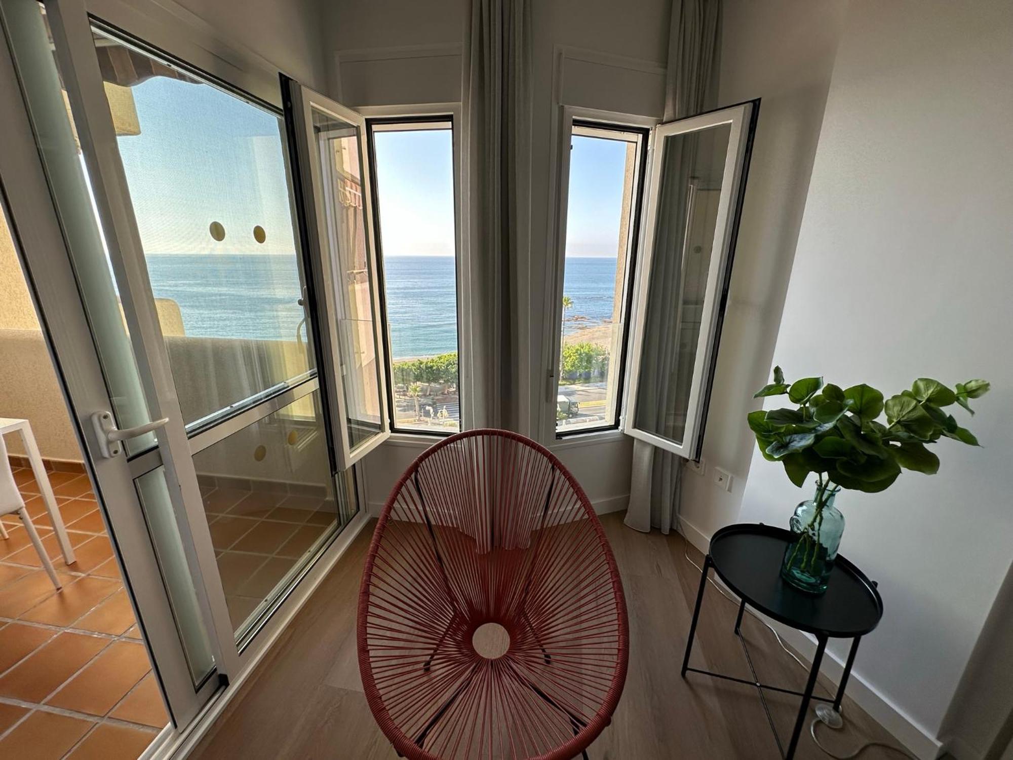 Apartamento Luxury Frontal Al Mar Benalbeach *