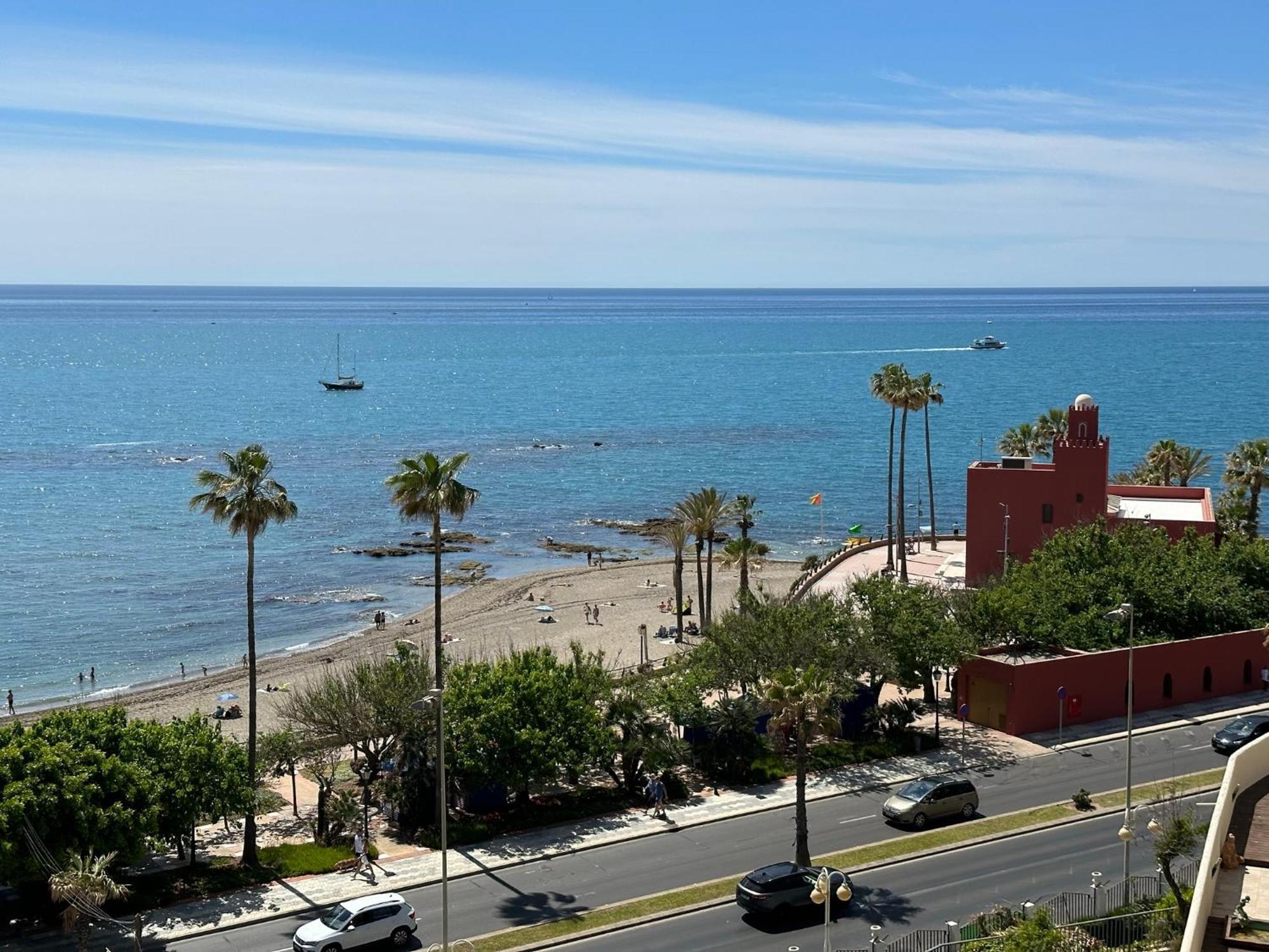 Luxury Frontal Al Mar Benalbeach Apartamento *
