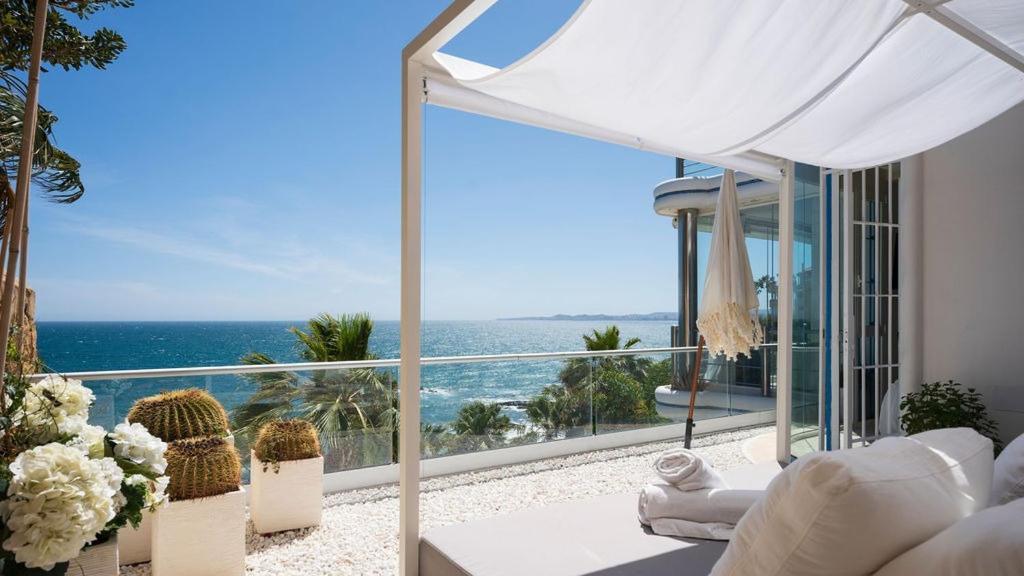 Waterfront Paradise *