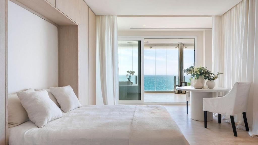 Waterfront Paradise Apartment