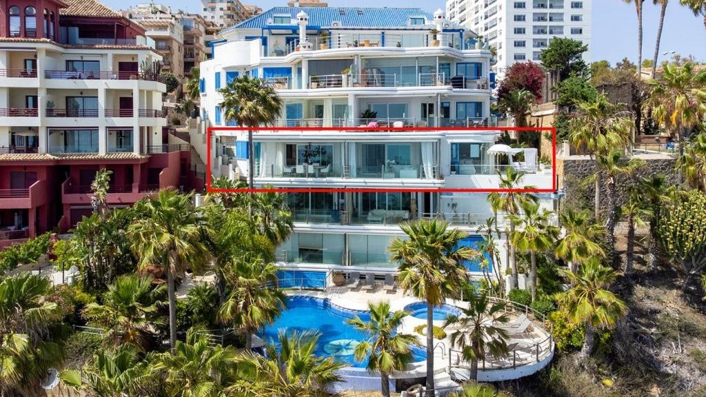 Waterfront Paradise