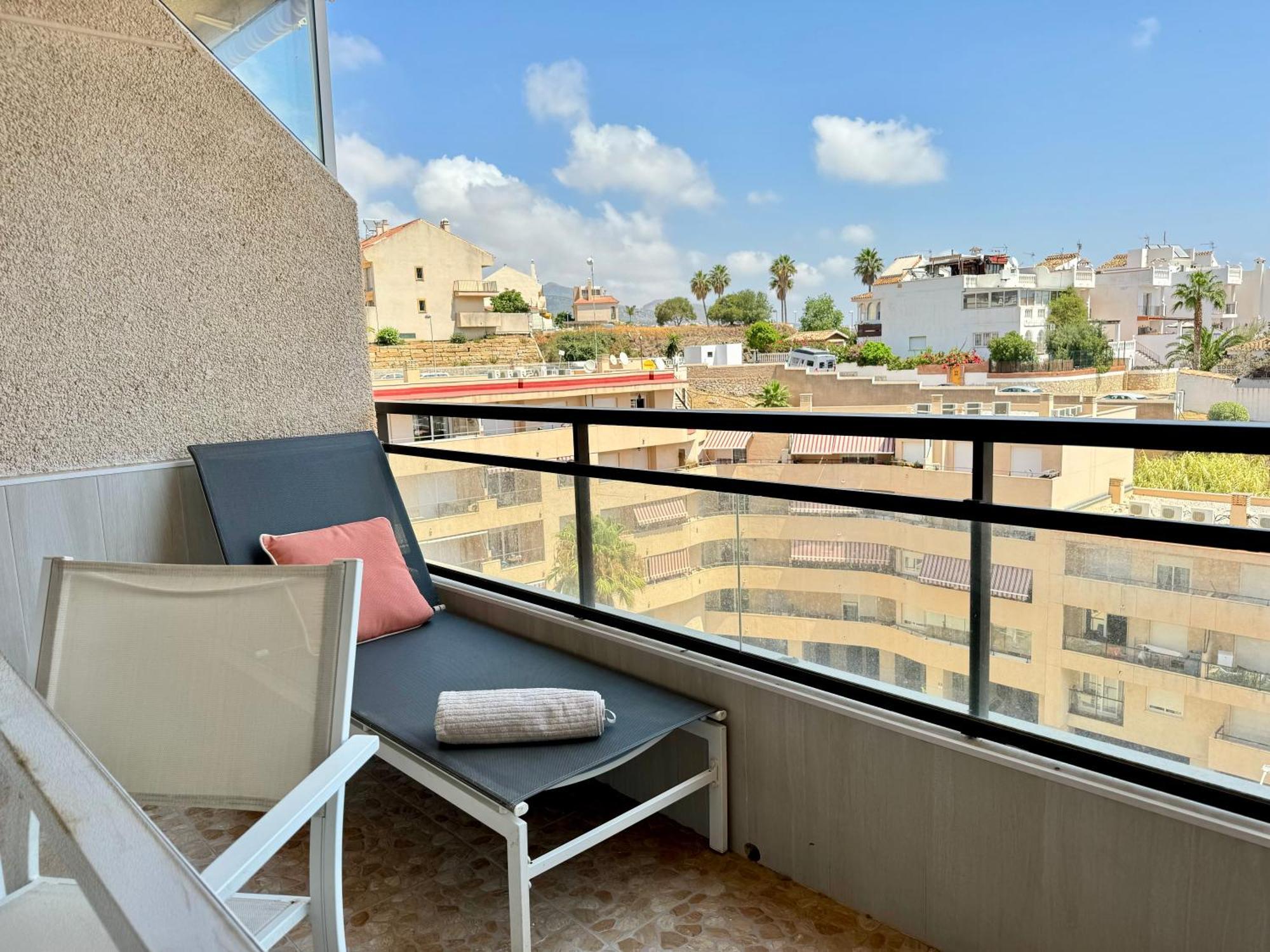 Con Vistas Al Mar Y Piscina En Appartement