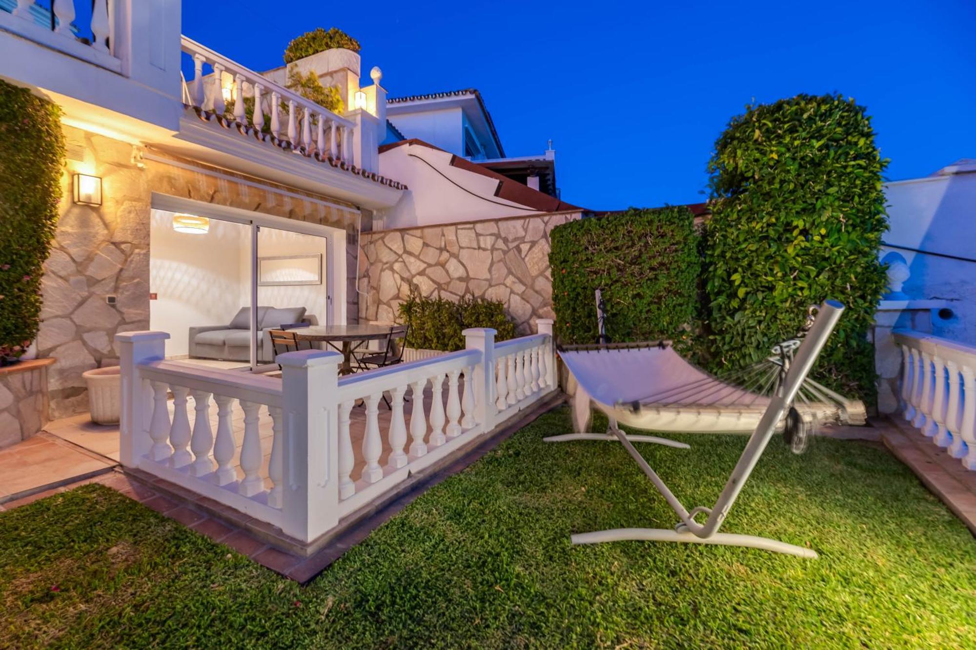With Sea Views & Heated Pool Holiday home *
