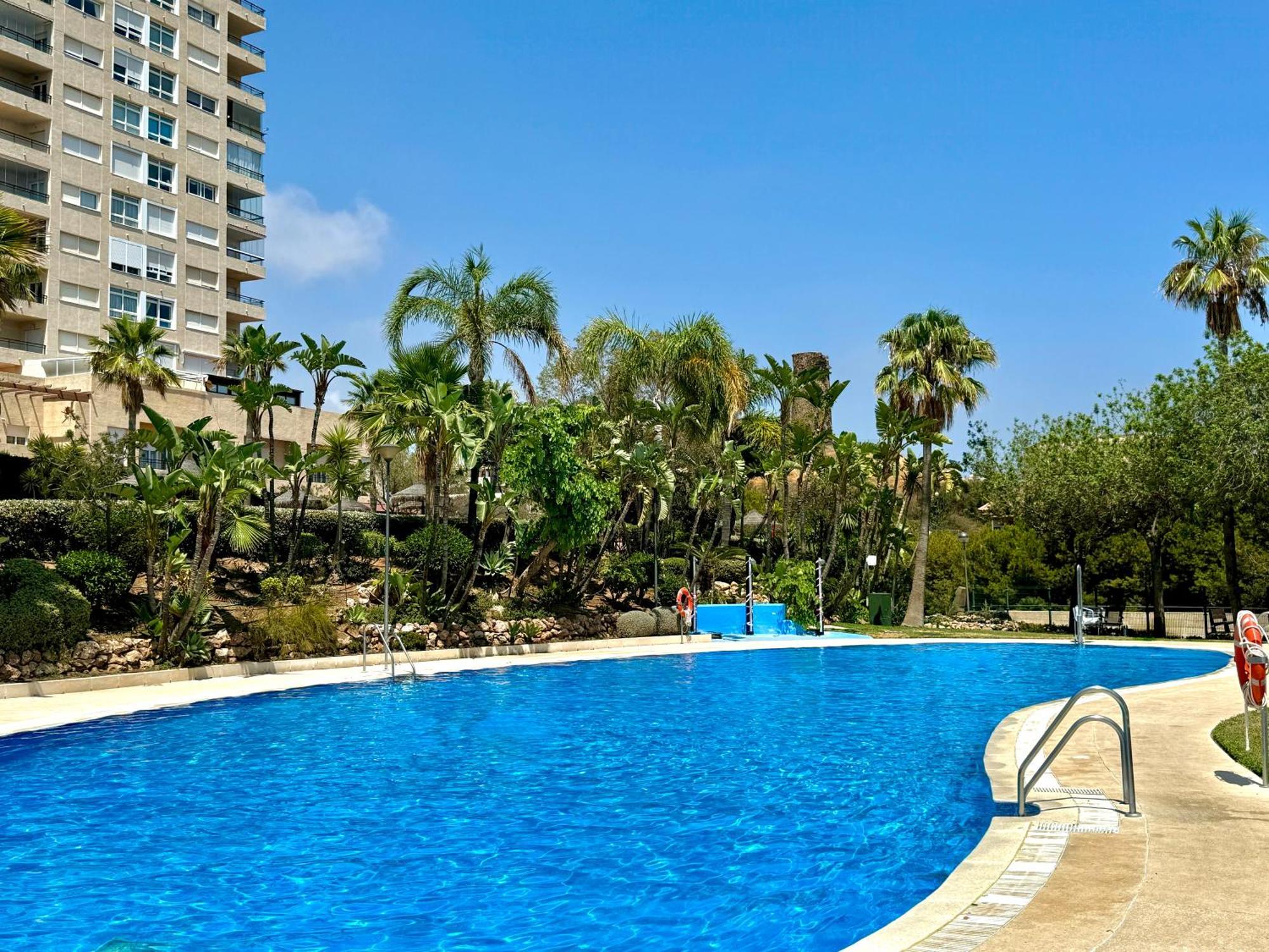 Con Vistas Al Mar Y Piscina En Benalmádena