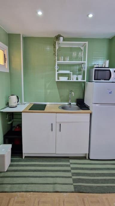 Acogedor Estudio, Piscina Y Vista Mar,