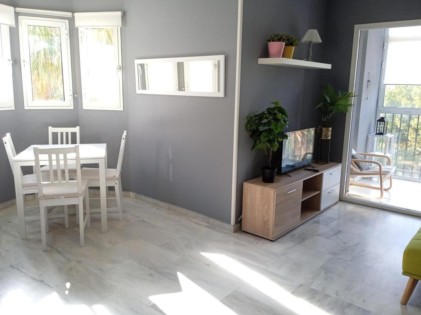 Apartment 1 Bedroom Near The