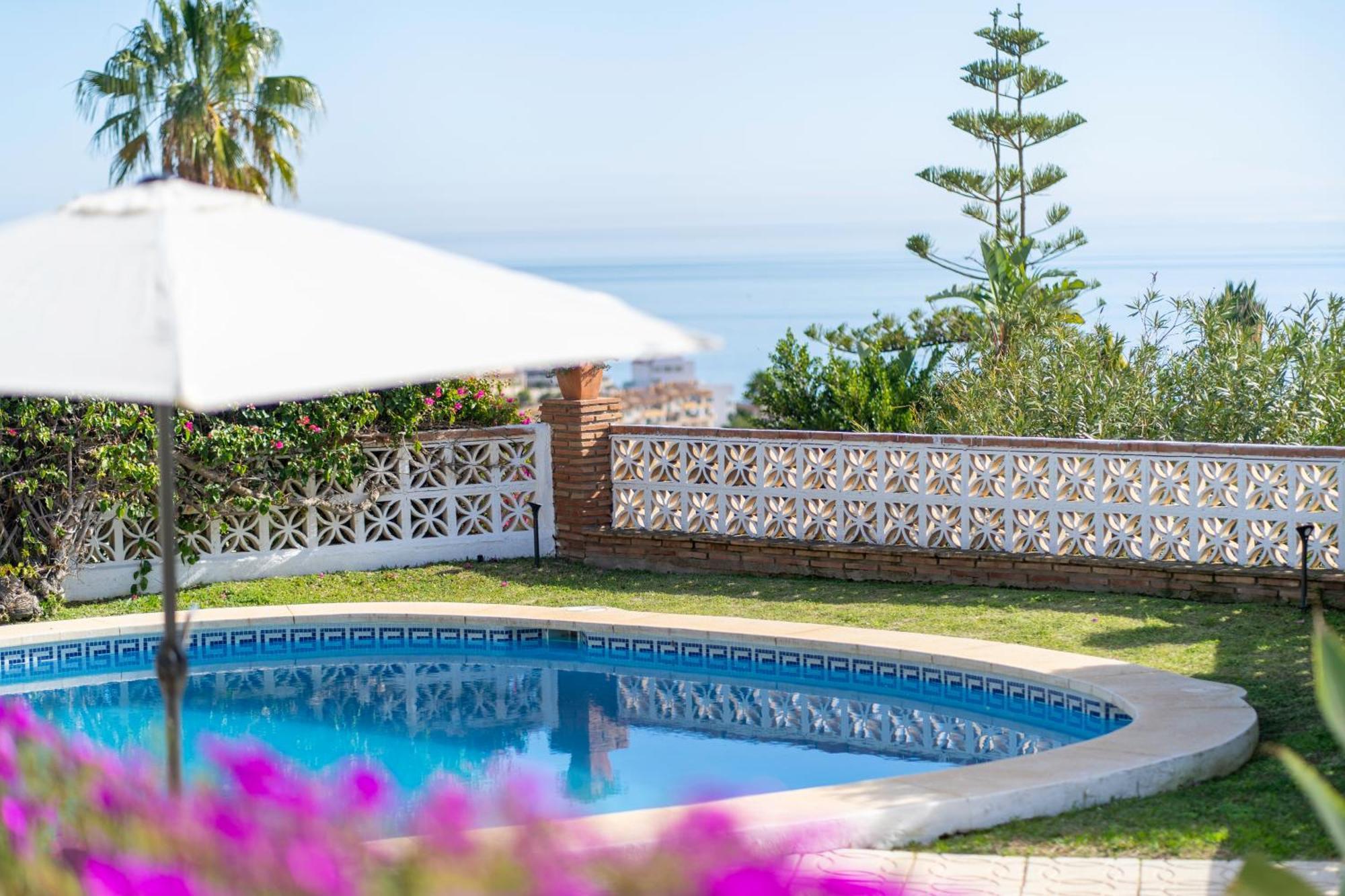 Villa Con Maravillosas Vistas Y Jardines *