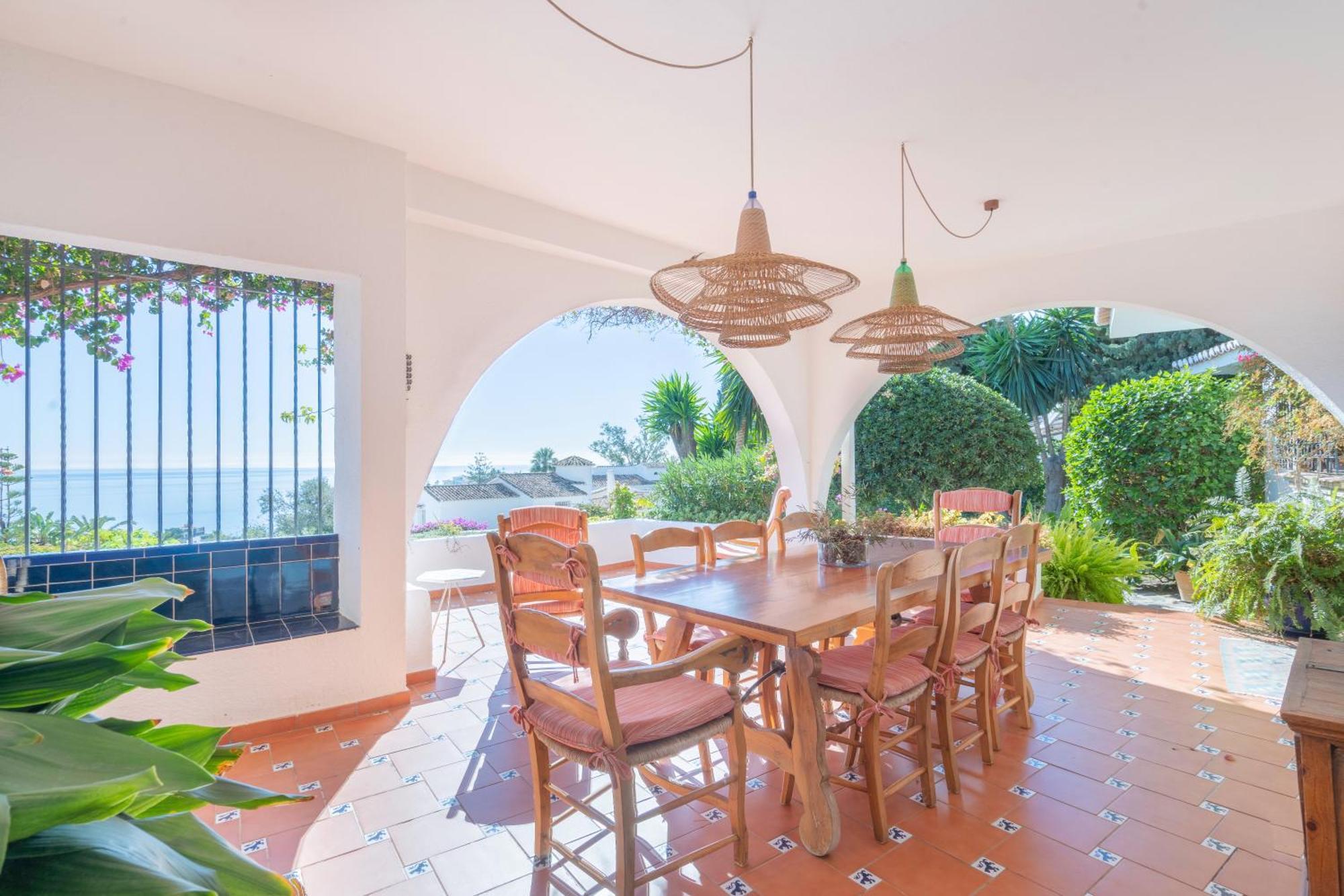 Con Maravillosas Vistas Y Jardines Villa Benalmadena