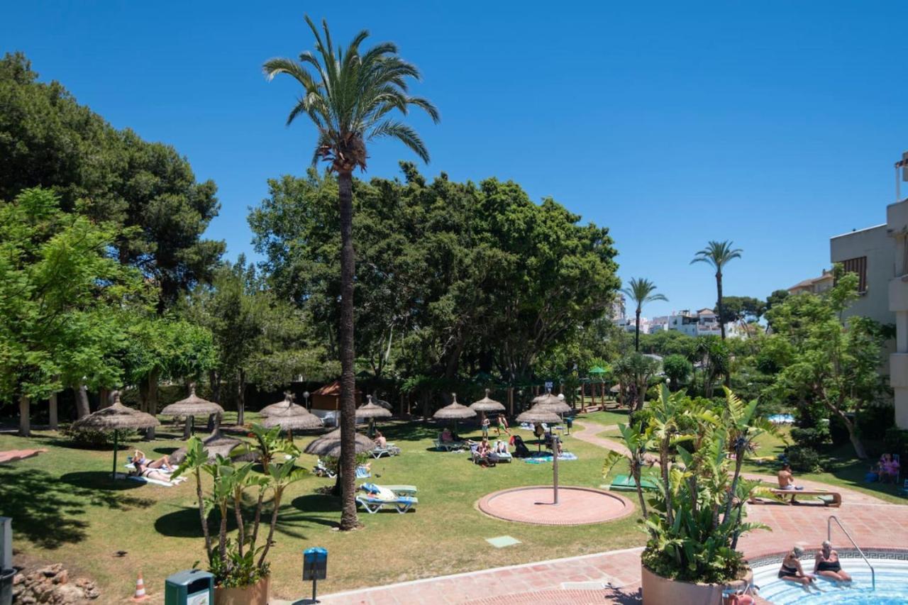 Apartment Seafront Benalbeach