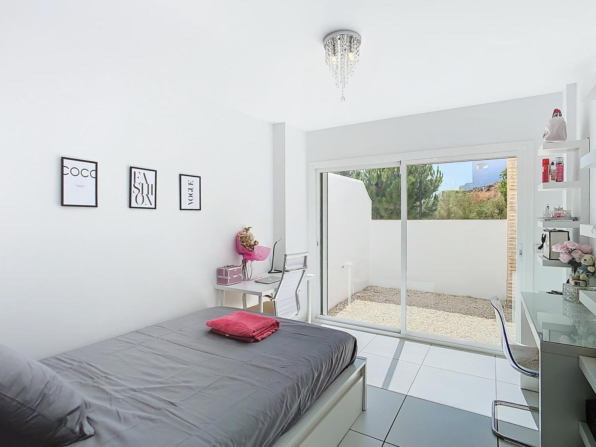 Villa Chic Escape, 5 Modern