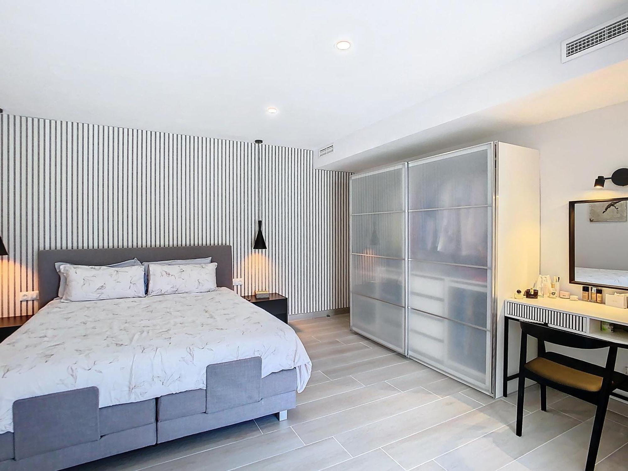Chic Escape, 5 Modern *