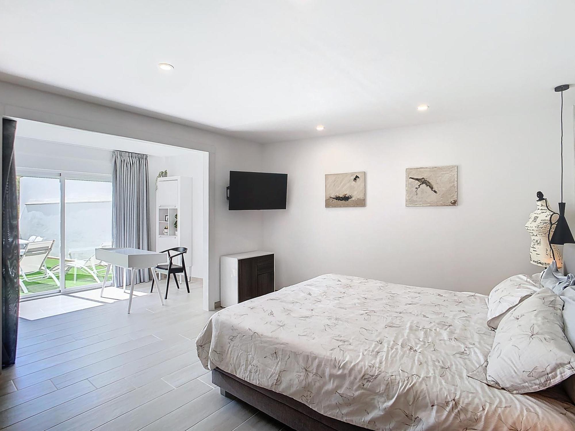 Chic Escape, 5 Modern *