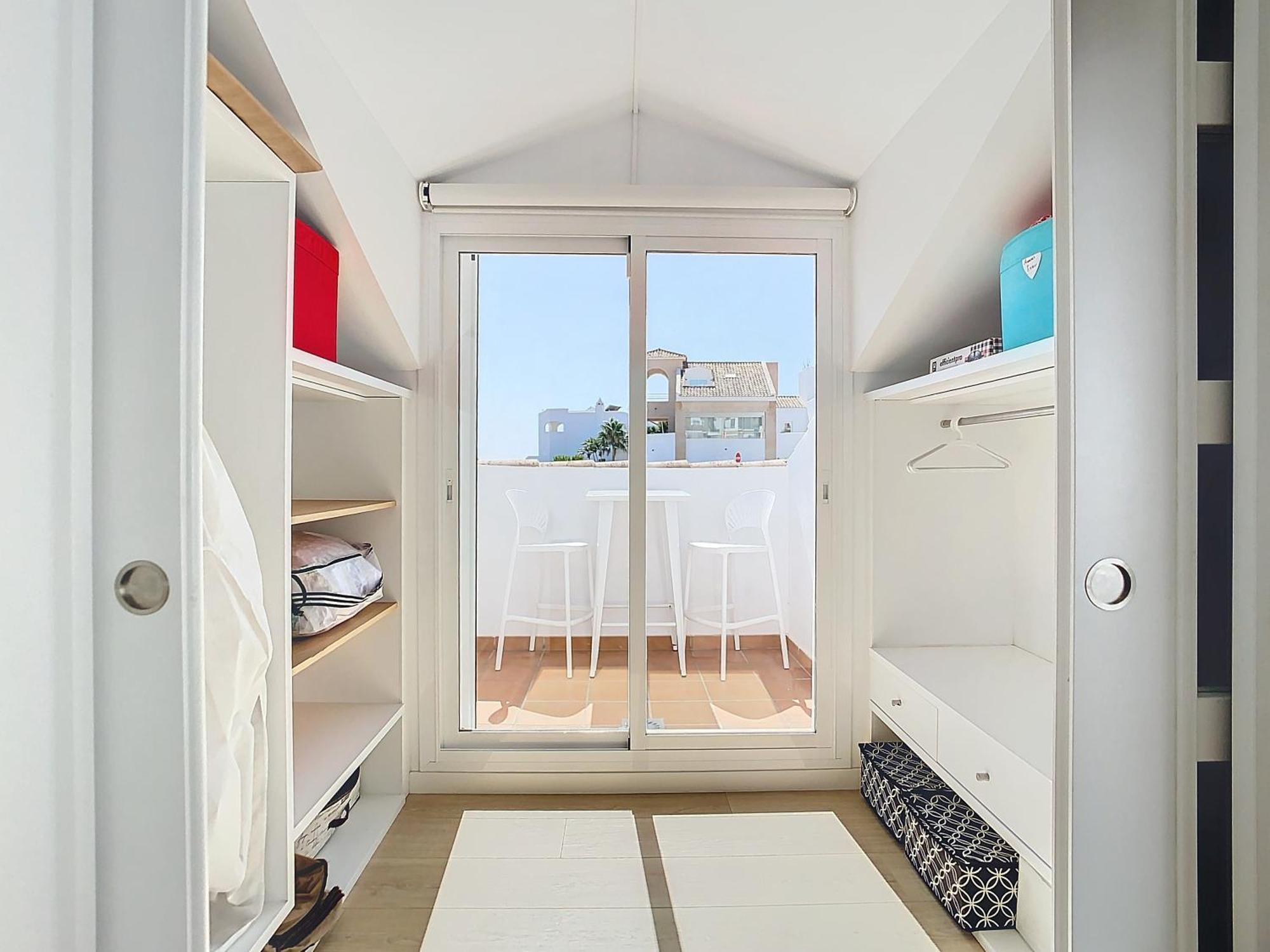 Villa Chic Escape, 5 Modern *
