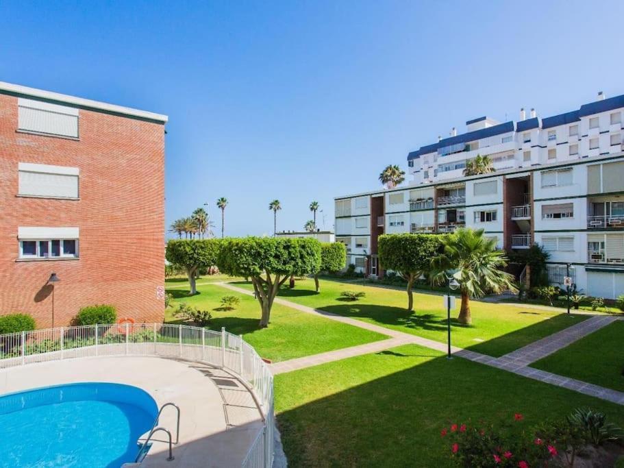 Sunshine By The Sea Apartment *