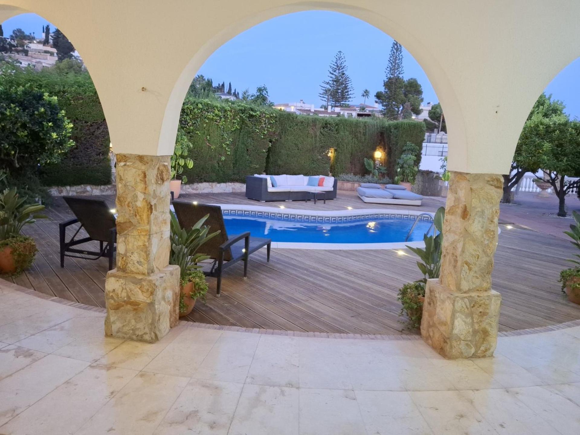 Villa Summer Offers! Fabulous Luxury Near The Sleeps 8 Benalmadena