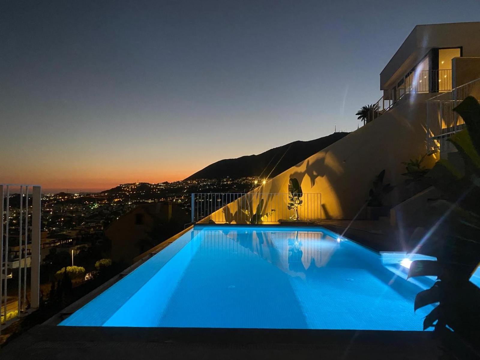 Spacious With Great Views! Villa Benalmadena