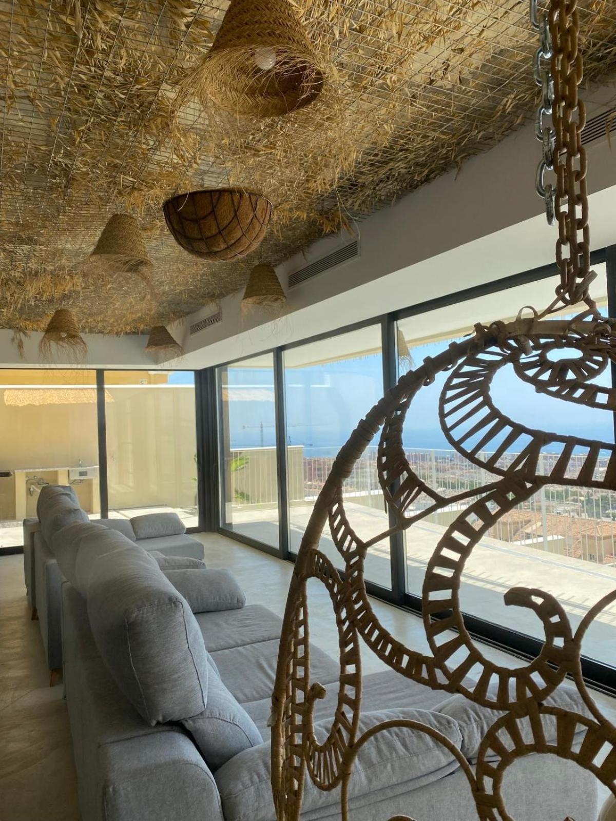 Spacious With Great Views! Villa