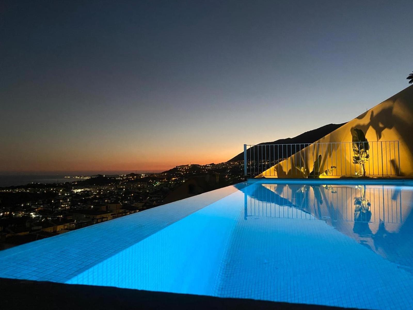 Spacious With Great Views! Villa