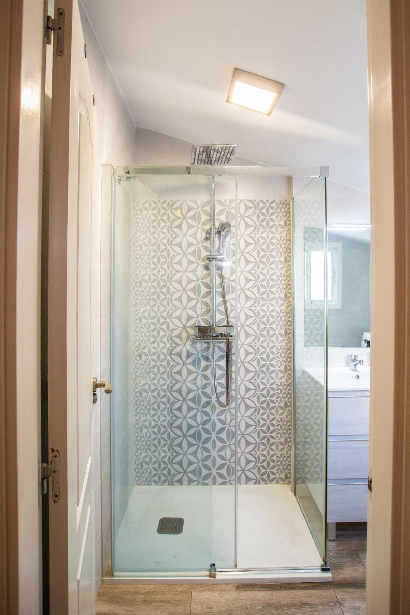 Apartamento Benalhome - Tu Hogar Con Terraza Y Ducha Exterior