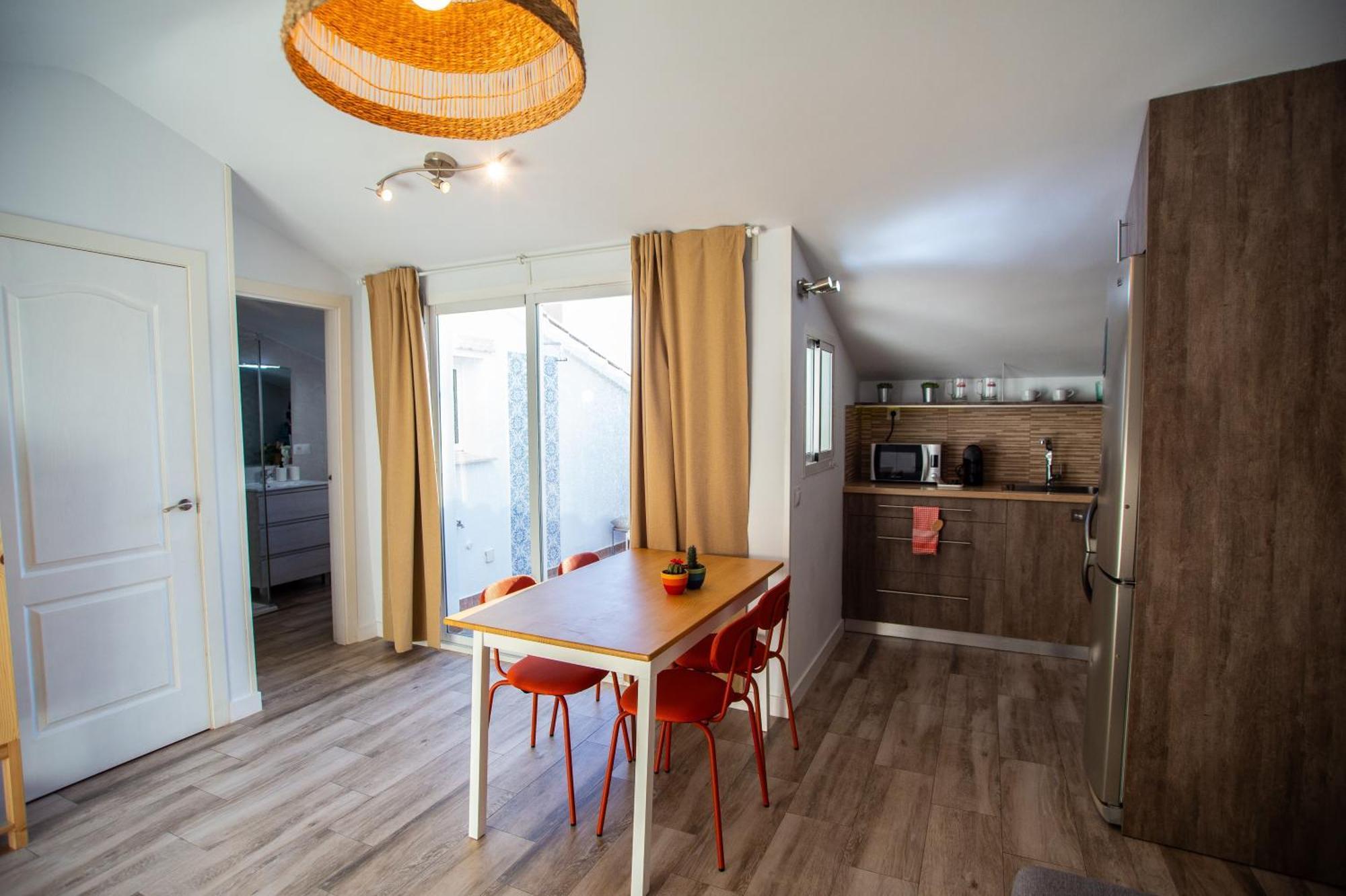 Benalhome - Tu Hogar Con Terraza Y Ducha Exterior
