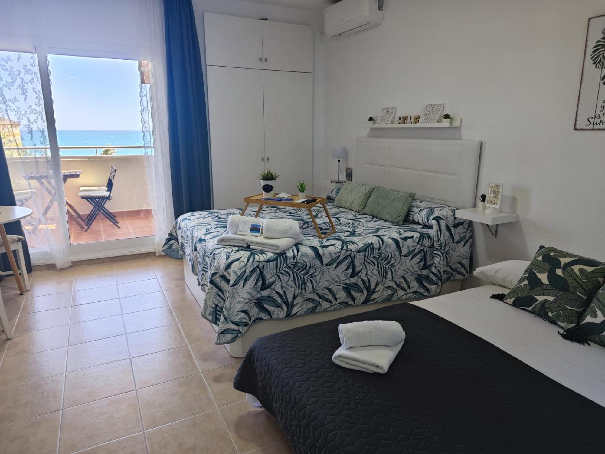 Benalbeach Holidays * Benalmádena
