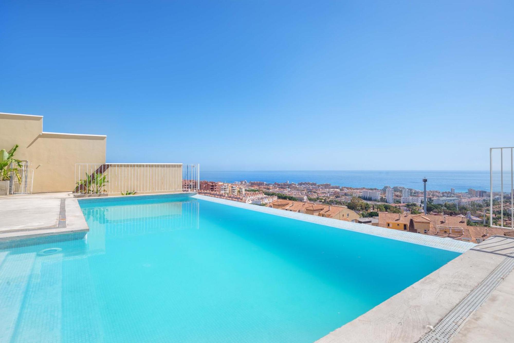 Spacious With Great Views! *
