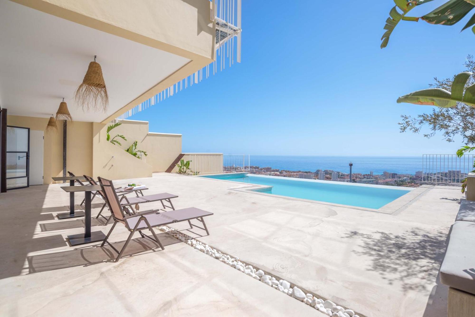 Spacious With Great Views! *
