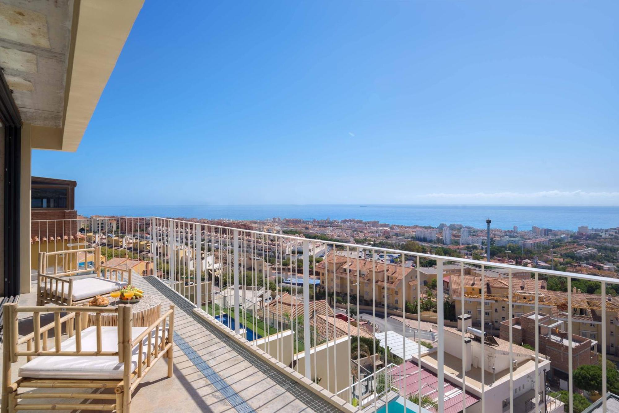 Spacious With Great Views! Villa Benalmadena