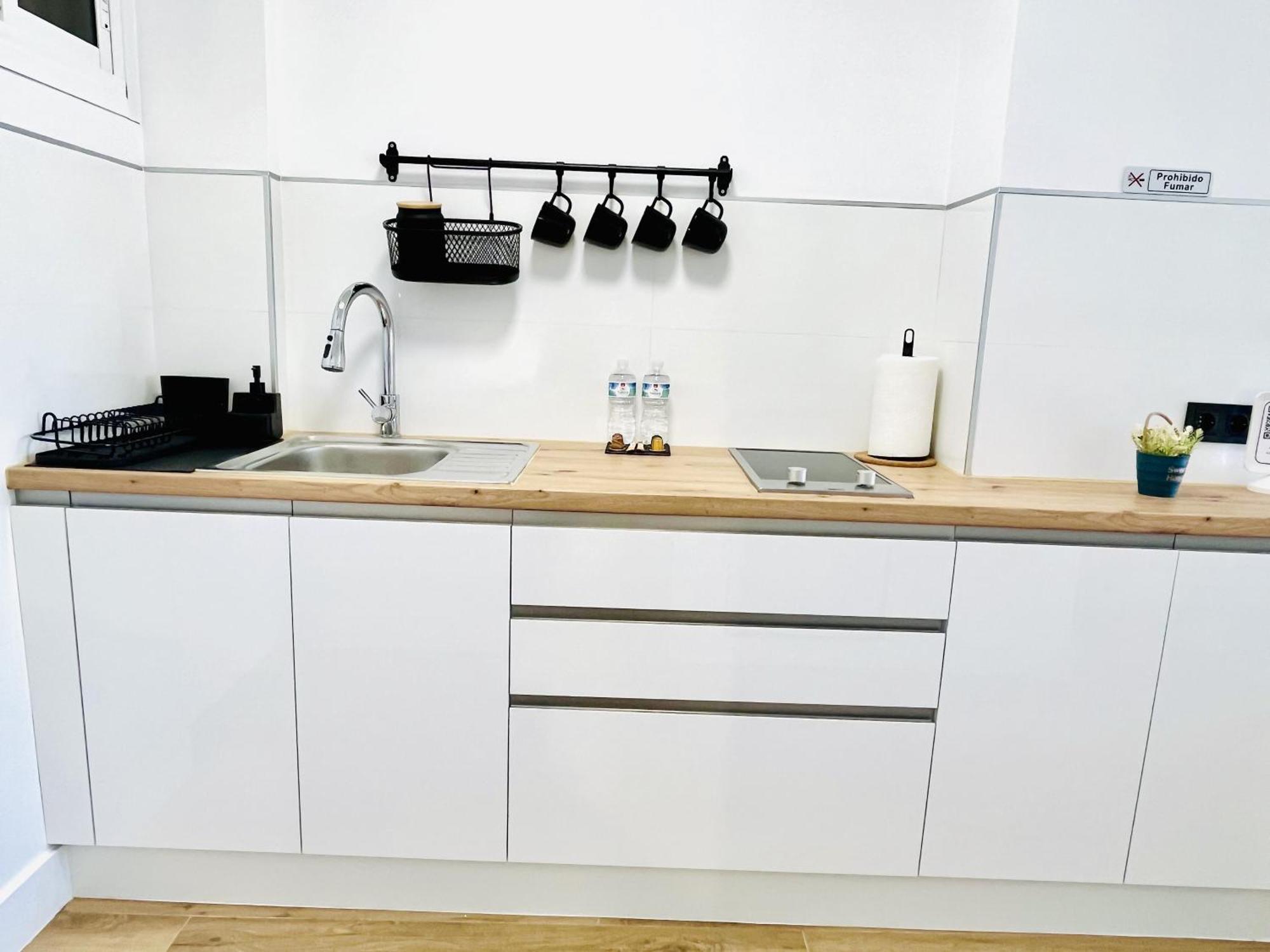 Beautiful Brand New Study 24-hour Reception Apartment Benalmadena