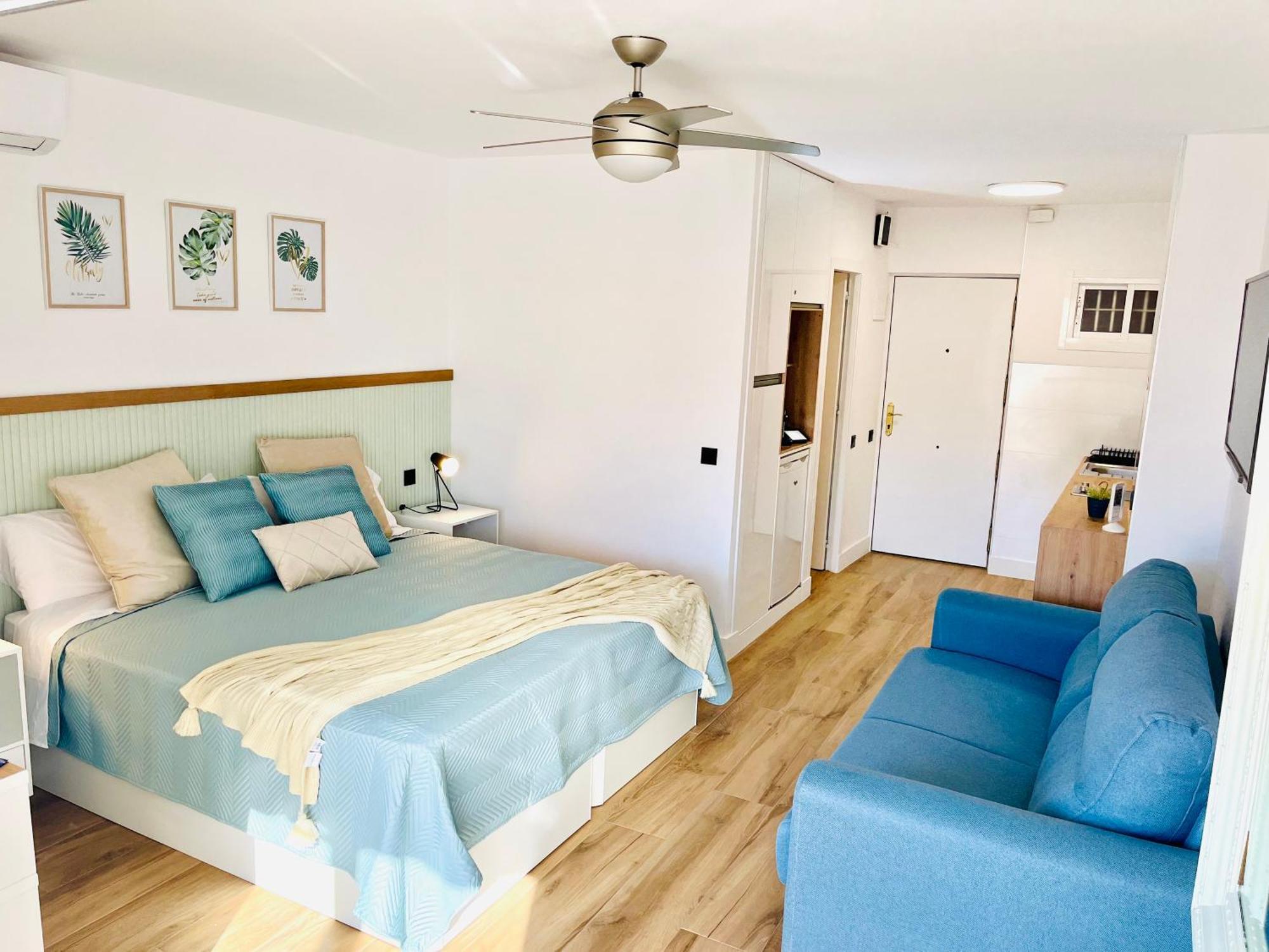 Beautiful Brand New Study 24-hour Reception *