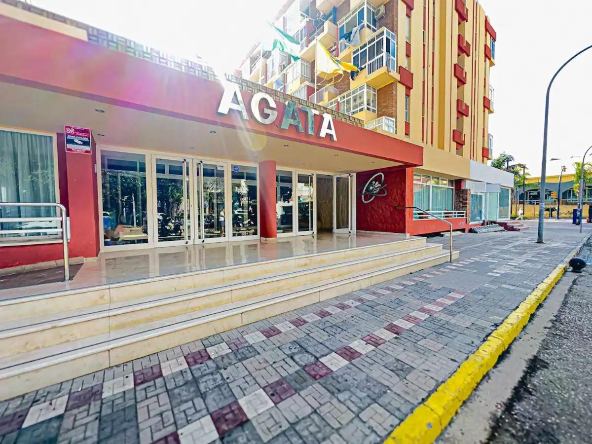 Beautiful Brand New Study 24-hour Reception Apartment *