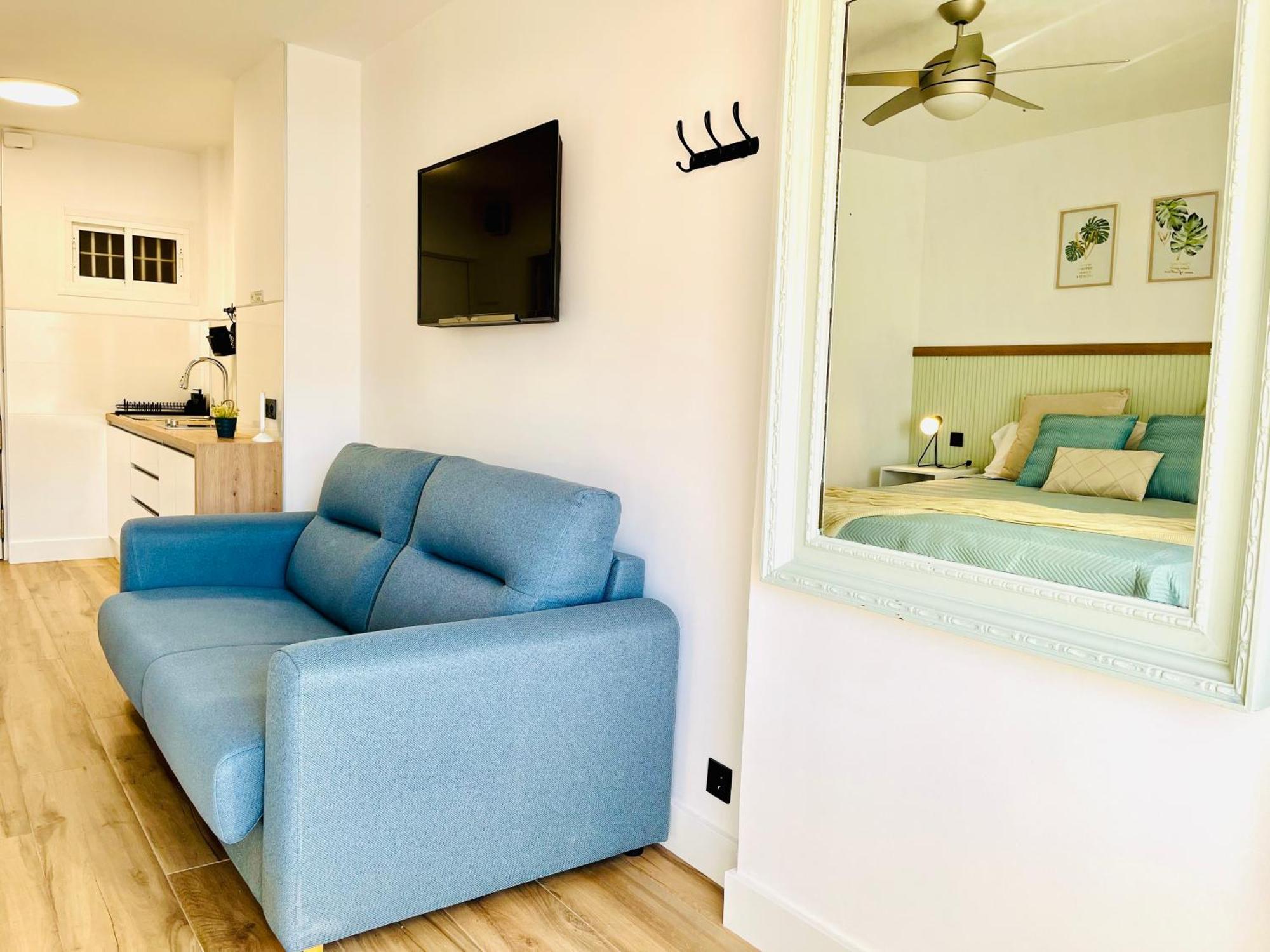 Beautiful Brand New Study 24-hour Reception Apartment *