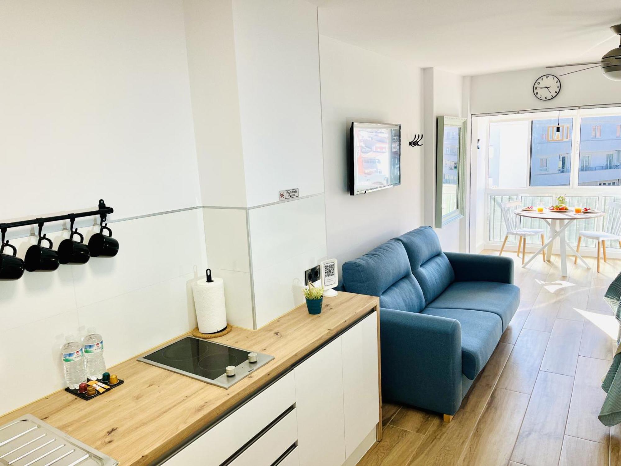 Beautiful Brand New Study 24-hour Reception Apartment