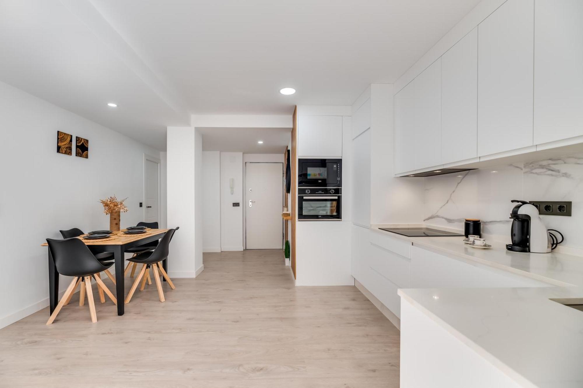 Puerto Marina Apartment