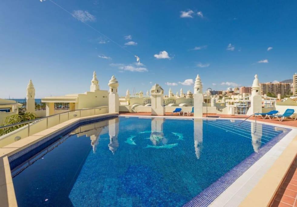 Sunny 3 Bed Island Puerto Marina Apartment Benalmádena