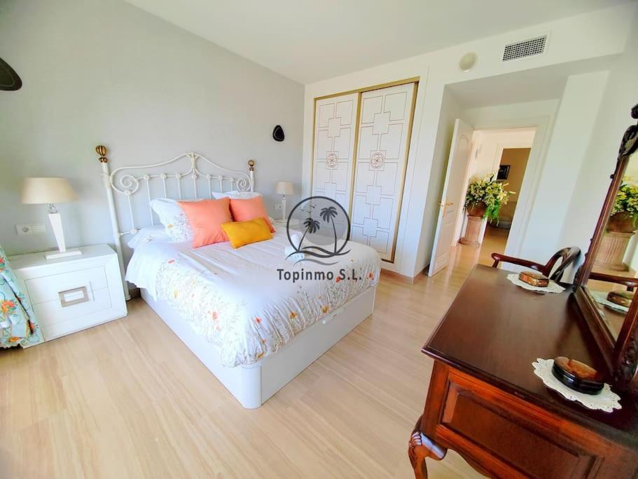 Apartment Sunny 3 Bed Island Puerto Marina Benalmádena