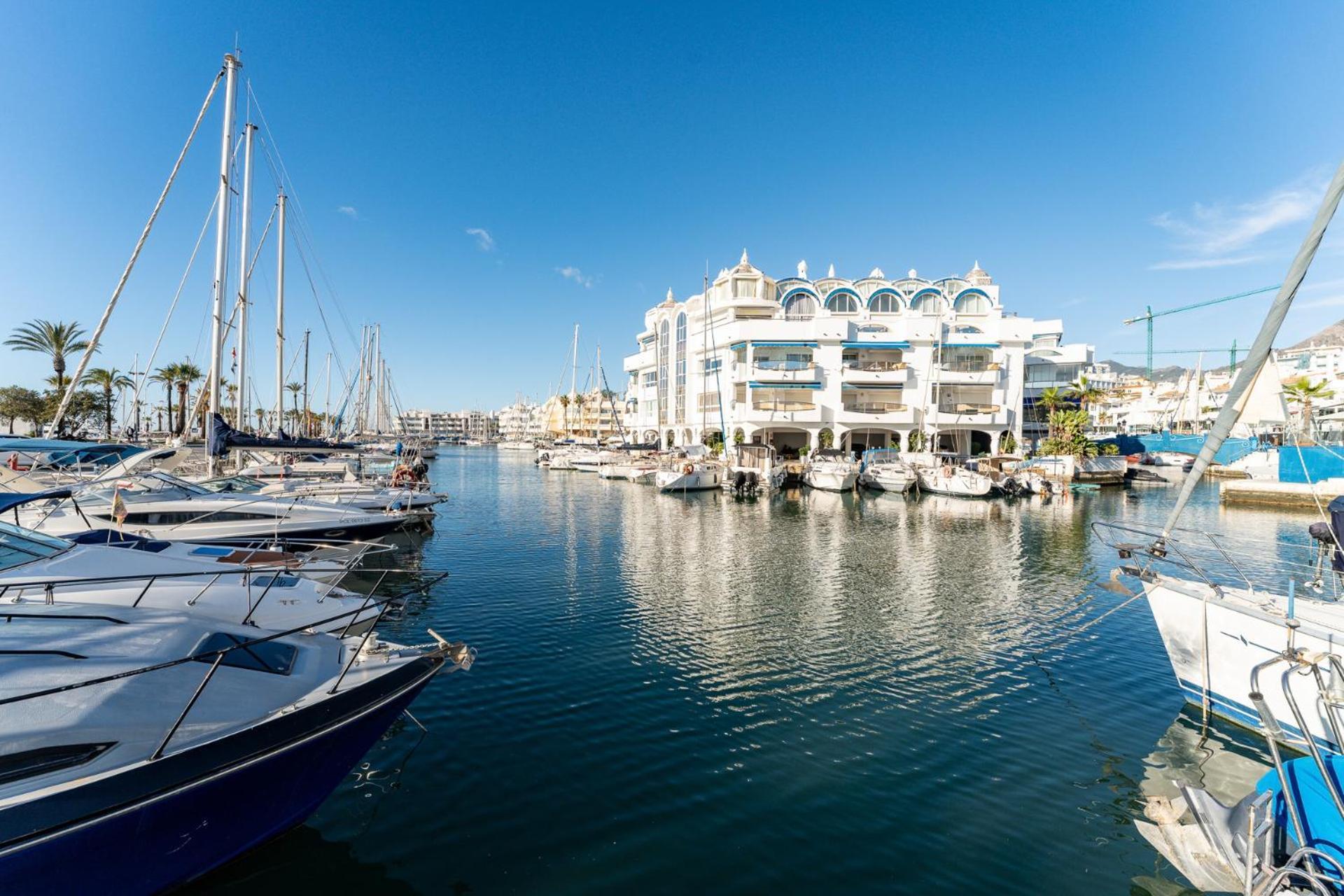 Malagasuite Puerto Marina