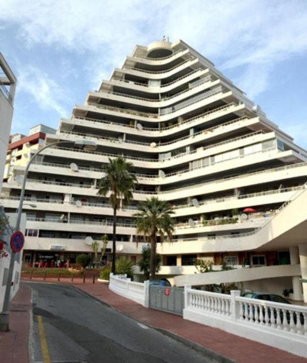 Jardin Cielomar, 1 Bedroom Apartment, Parking, Close To Train, Restaurants, Shops - 8 Min Walk Benalmadena