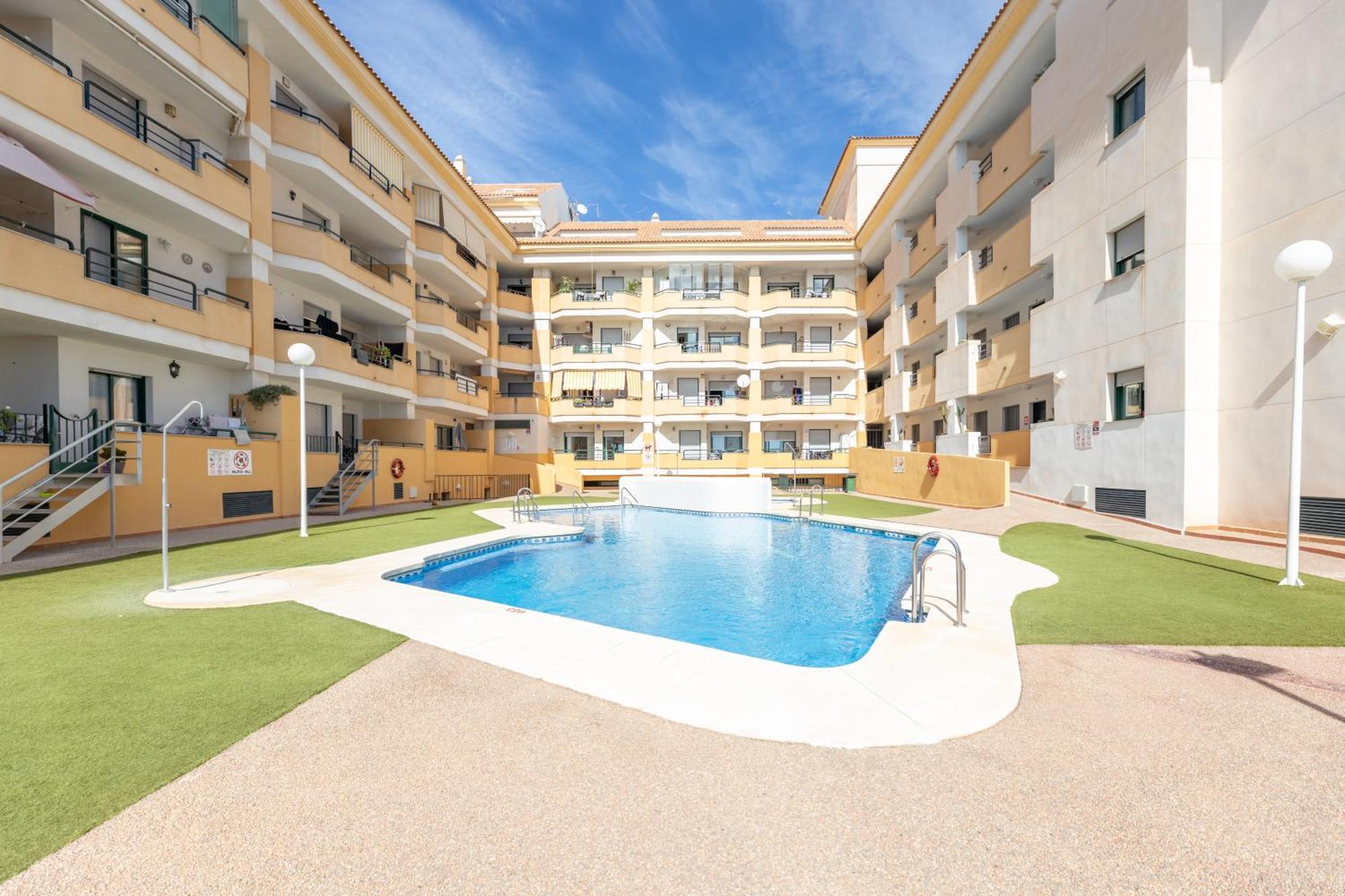 Apartment Stylish 4bd With Pool Access & Nearby *