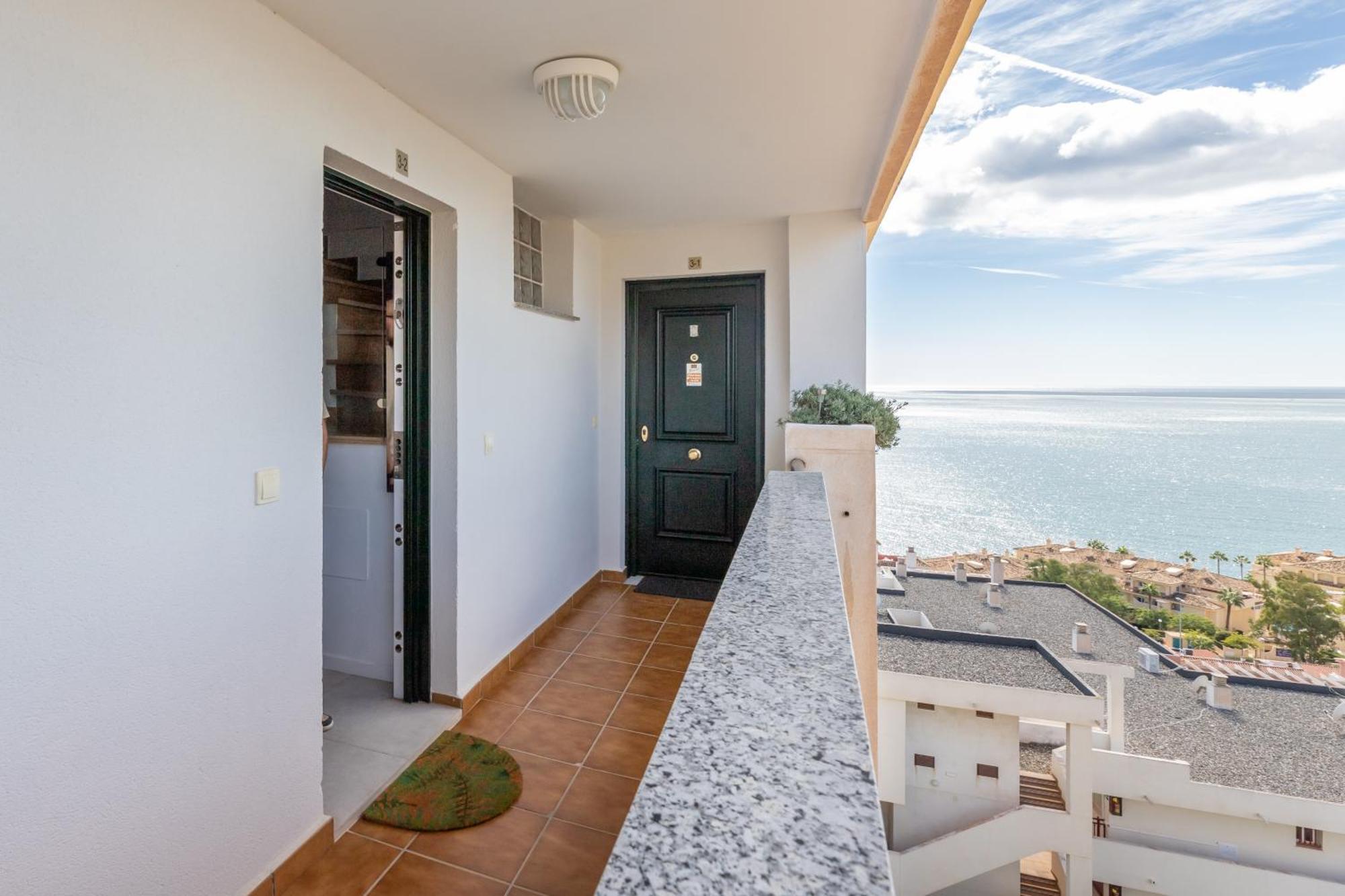 Apartment Stylish 4bd With Pool Access & Nearby *