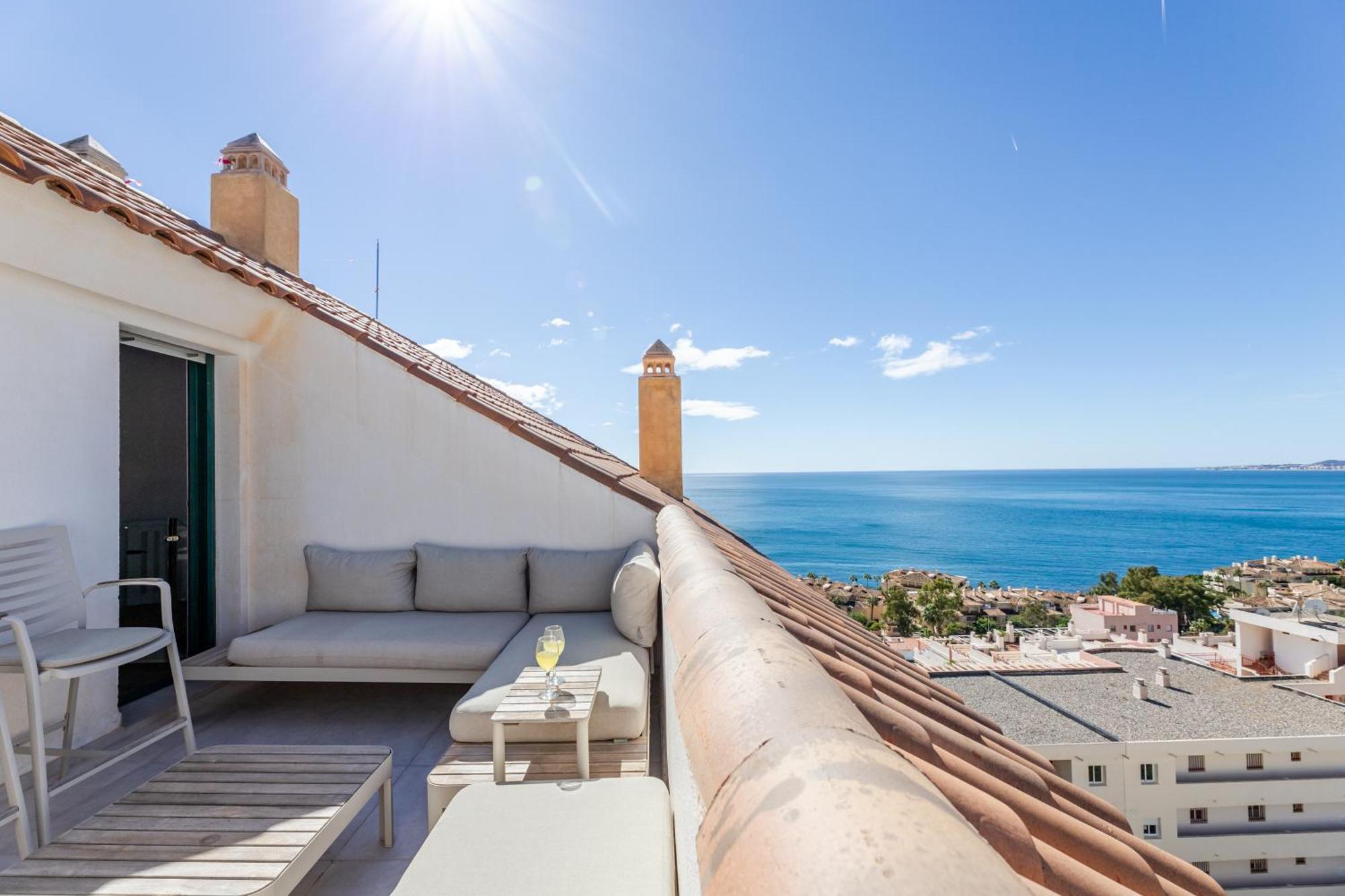 Stylish 4bd With Pool Access & Nearby Benalmadena