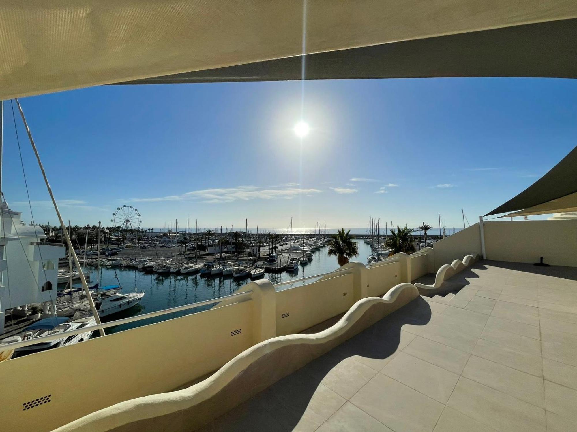 Isla Puerto Marina