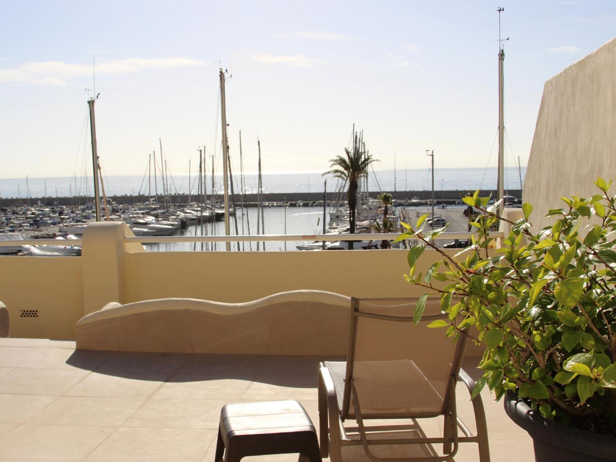 Isla Puerto Marina