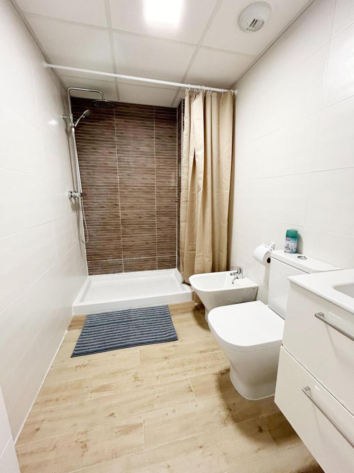 Elegant 3 Bedroom In Torrequebrada Apartment *